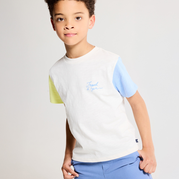 تيشيرت بأكمام قصيرة، بكتلة لون أبيض، للفتيان.الصغار.